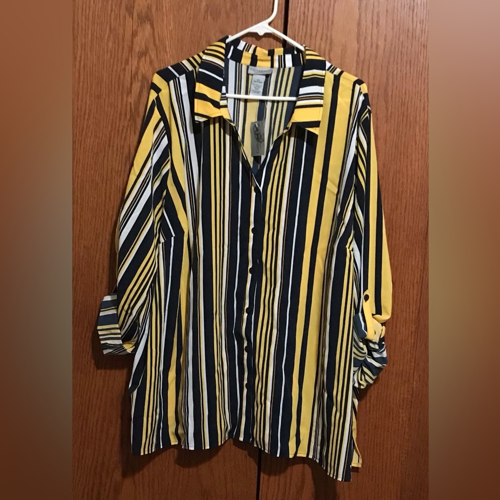 NWT Catherines Size 3X 26/28W Striped Yellow and Black Button-Up Blouse Top